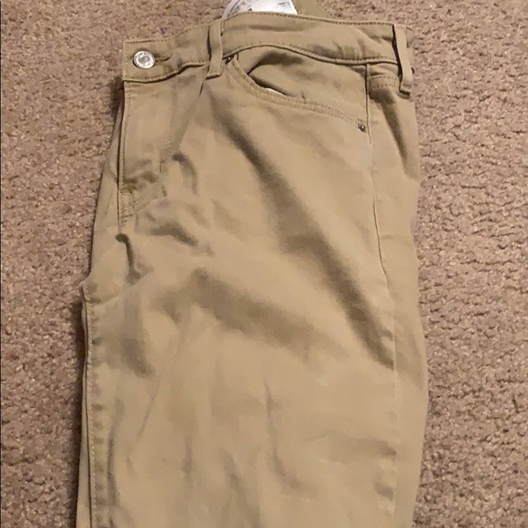 Khaki Levi’s - Picture 3 of 4